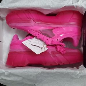Reebok Club Cardi women size 7